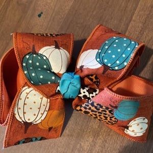 Snug as a Bug small shop made this. Perfect for Fall